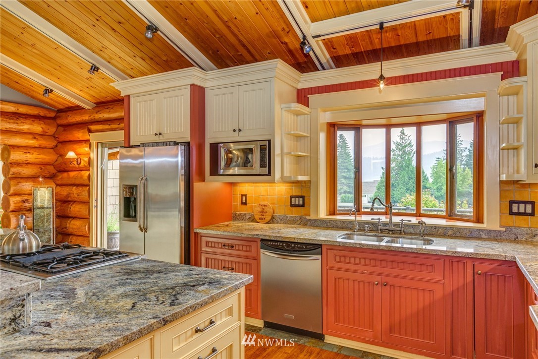 2656 North Shore Road Bellingham, WA 98226 - Photo 14 of 25 Gallery Image 14