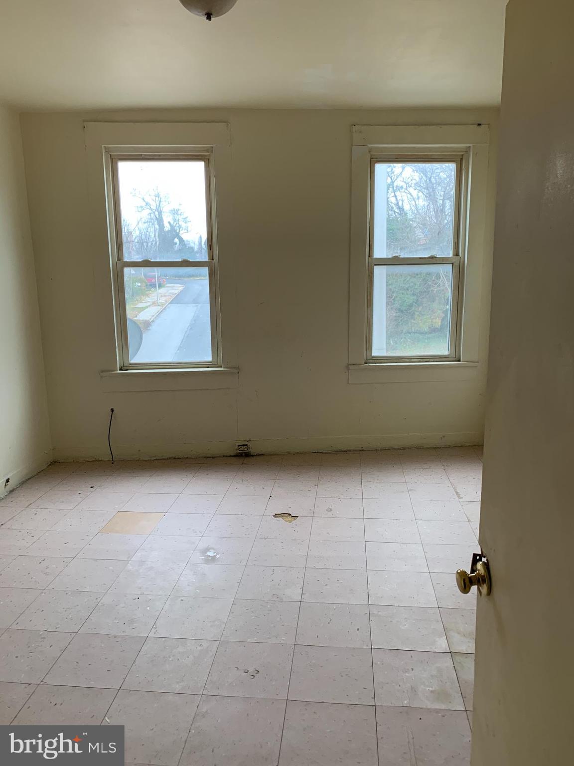 311 South Franklintown Road Baltimore, MD 21223 - Photo 8 of 9 Gallery Image 8