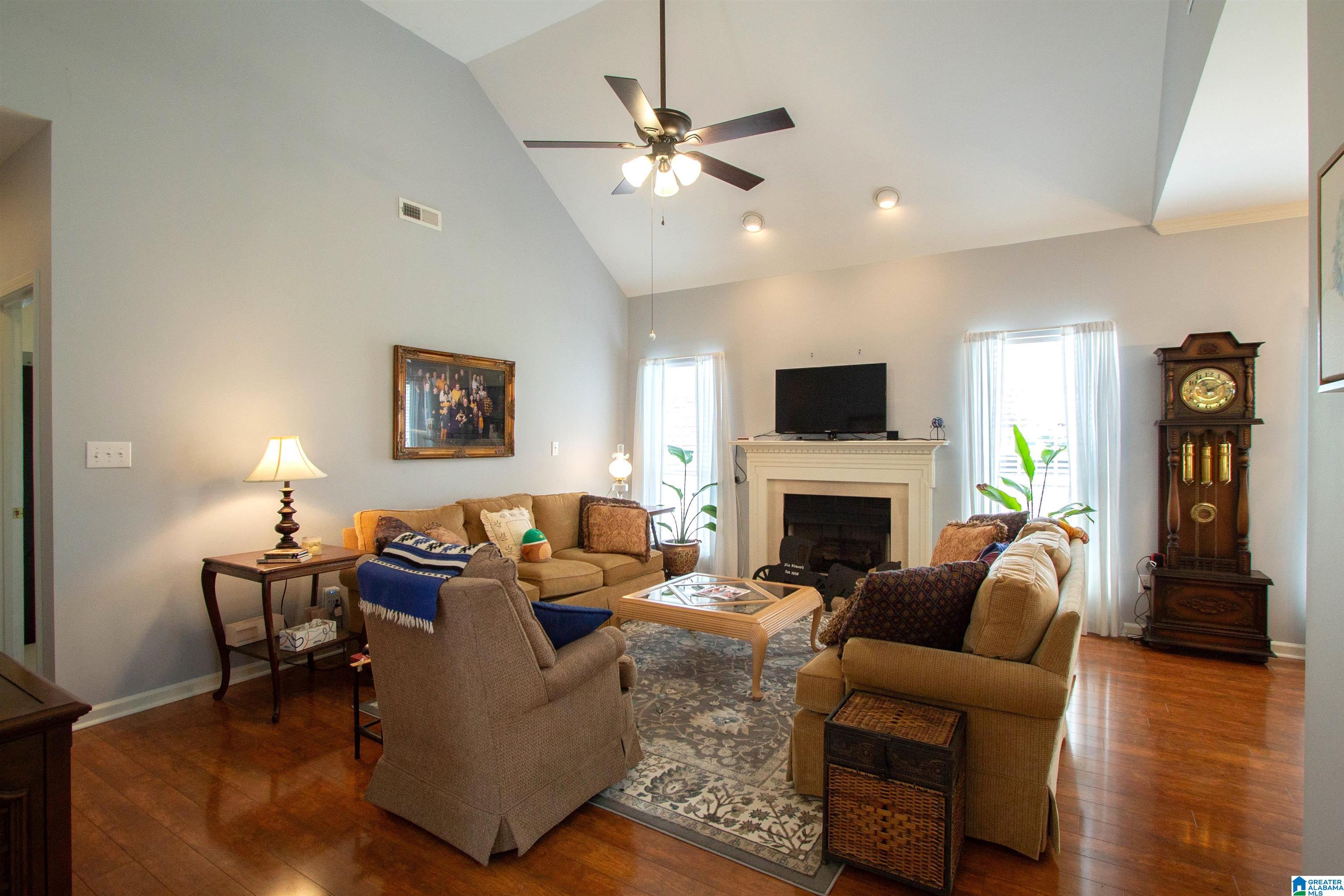 276 Victoria Station Alabaster, AL 35114 - Photo 5 of 38