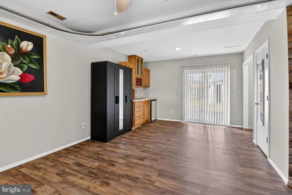 $2,300 | 109 Highshire Court, Baltimore, MD 21222