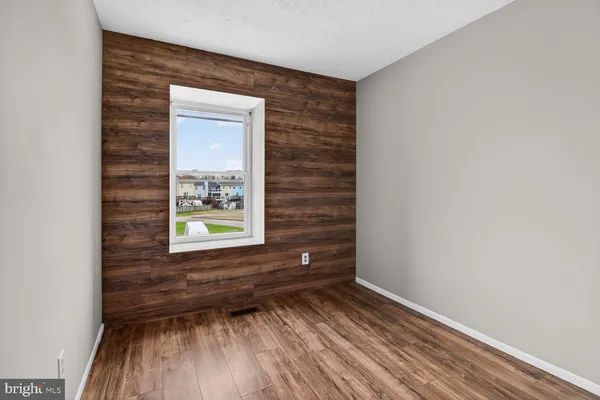 $2,300 | 109 Highshire Court, Baltimore, MD 21222