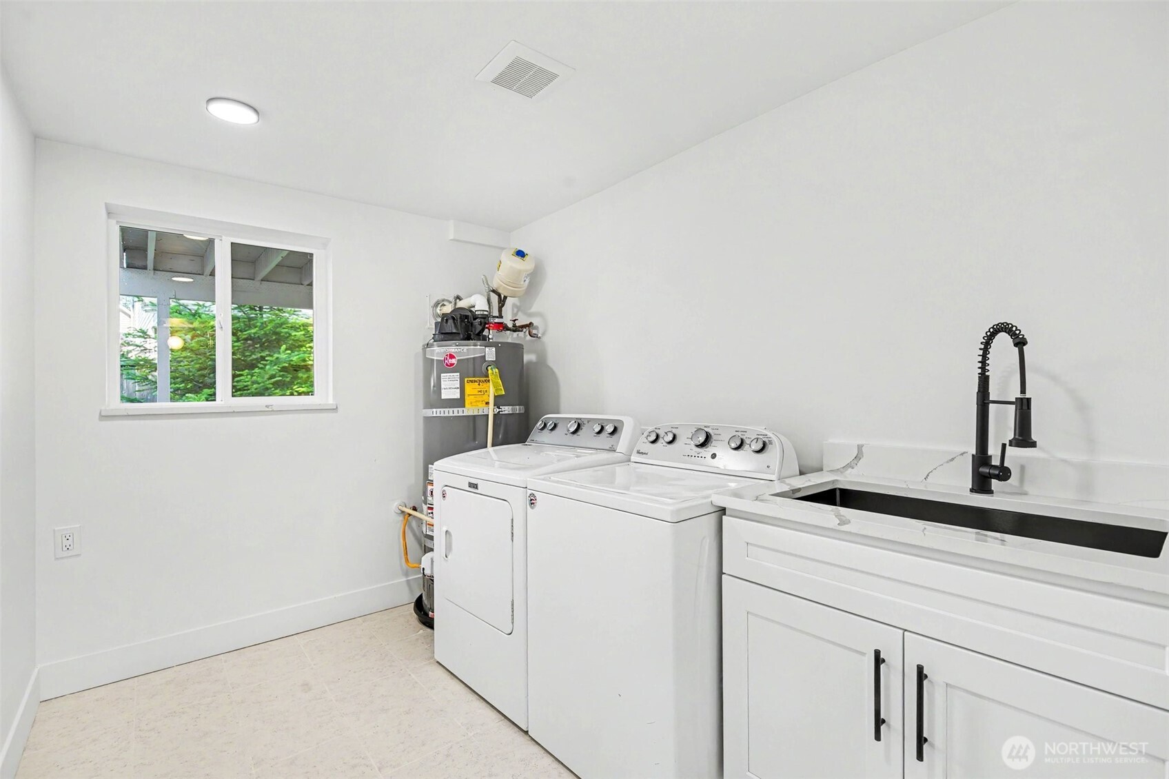 19414 1st Avenue Southeast Bothell, WA 98012 - Photo 23 of 39