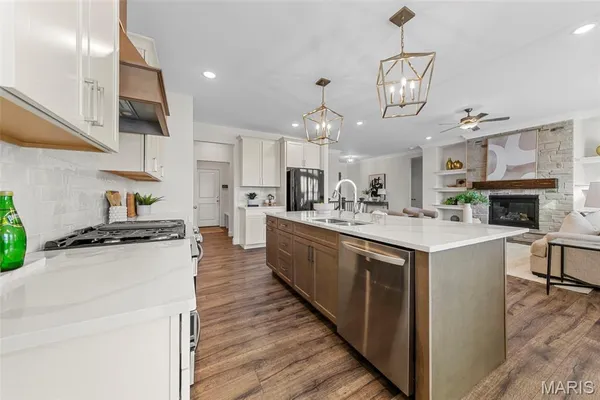 $675,000 | 402 Knothole Lane, Wentzville, MO 63385
