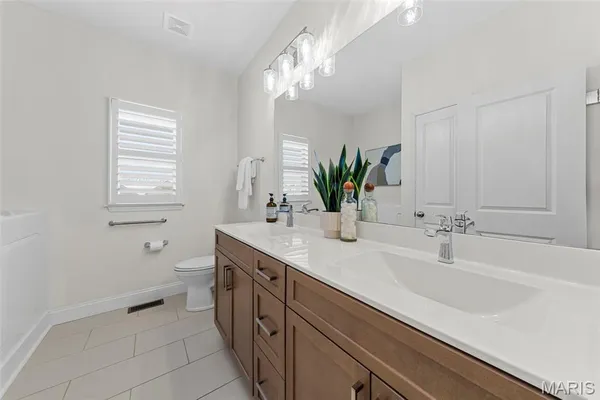 $675,000 | 402 Knothole Lane, Wentzville, MO 63385