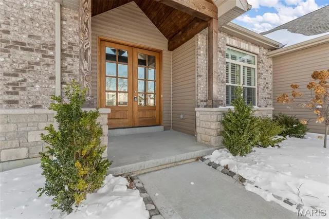 $700,000 | 402 Knothole Lane, Wentzville, MO 63385