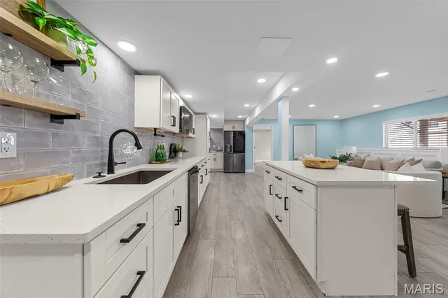 $700,000 | 402 Knothole Lane, Wentzville, MO 63385