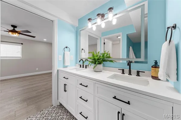 $675,000 | 402 Knothole Lane, Wentzville, MO 63385