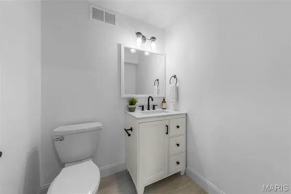 $675,000 | 402 Knothole Lane, Wentzville, MO 63385