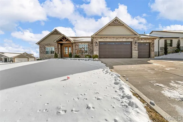 $700,000 | 402 Knothole Lane, Wentzville, MO 63385