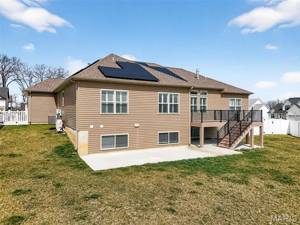$675,000 | 402 Knothole Lane, Wentzville, MO 63385