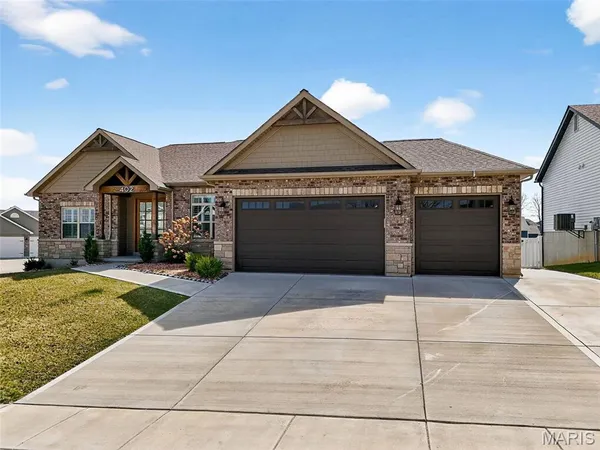 $675,000 | 402 Knothole Lane, Wentzville, MO 63385