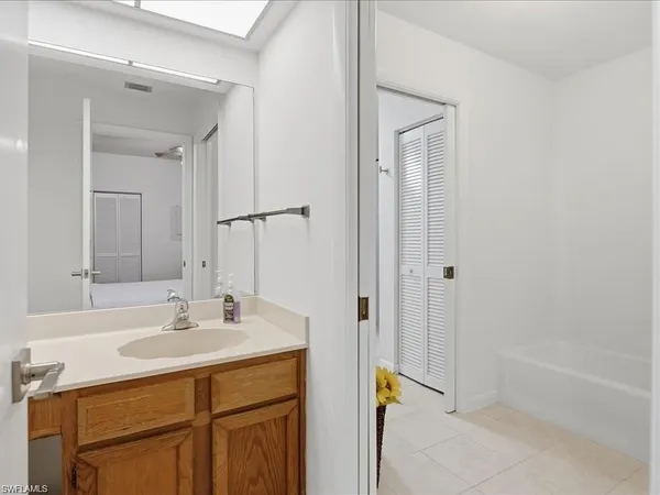 $1,800 | 1833 Courtyard Way, Unit E105, Naples, FL 34112