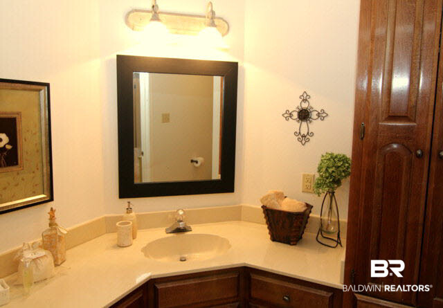 506 Oak Ridge Court West Daphne, AL 36526 - Photo 26 of 31 Full Bath