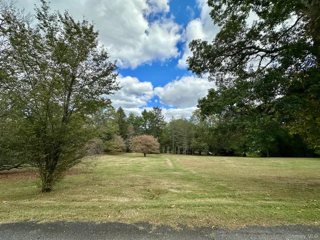 $2,495,000 | 2003 Midlane Road South, Muttontown, NY 11791