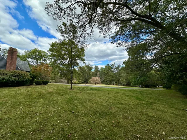 $2,495,000 | 2003 Midlane Road South, Muttontown, NY 11791