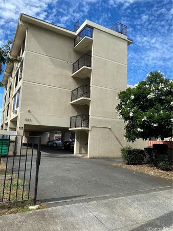 $1,800 | 1709 South Beretania Street, Unit 3A, Honolulu, HI 96826