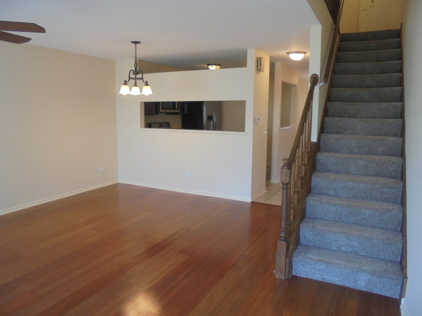 938 Ridgefield Lane Wheeling, IL 60090 - Photo 7 of 27