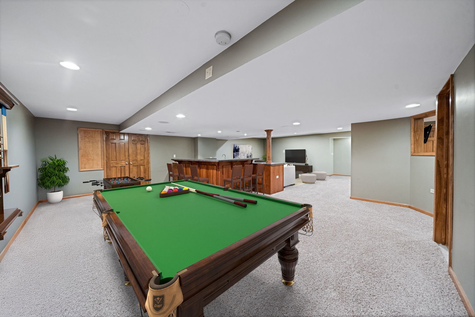 4123 Easy Circle Naperville, IL 60564 - Photo 35 of 45 a room with games and windows