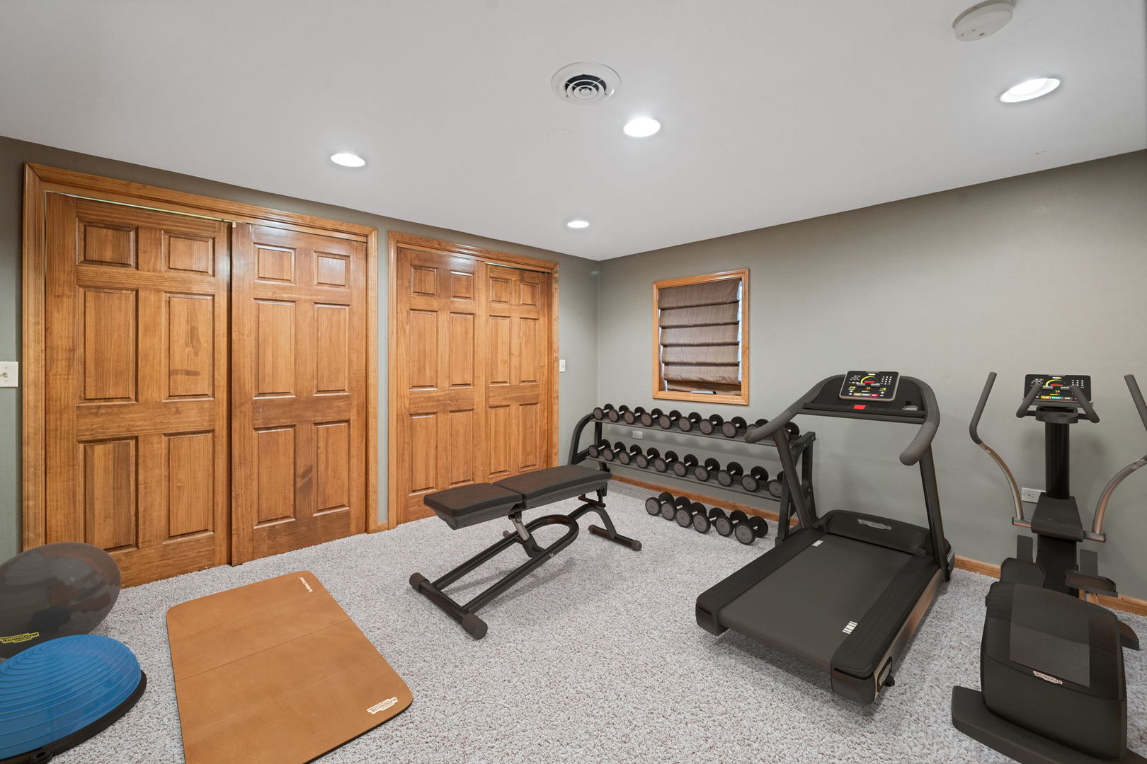 4123 Easy Circle Naperville, IL 60564 - Photo 36 of 45 a room with gym equipment