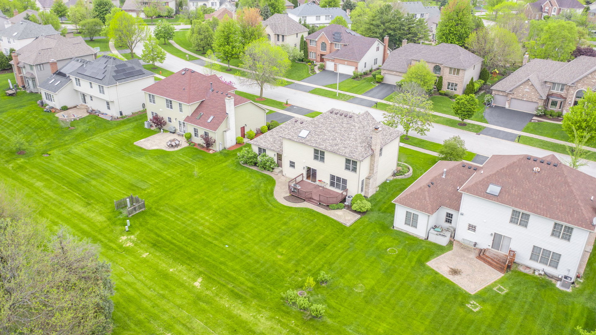 4123 Easy Circle Naperville, IL 60564 - Photo 45 of 45 an aerial view of a house with a garden