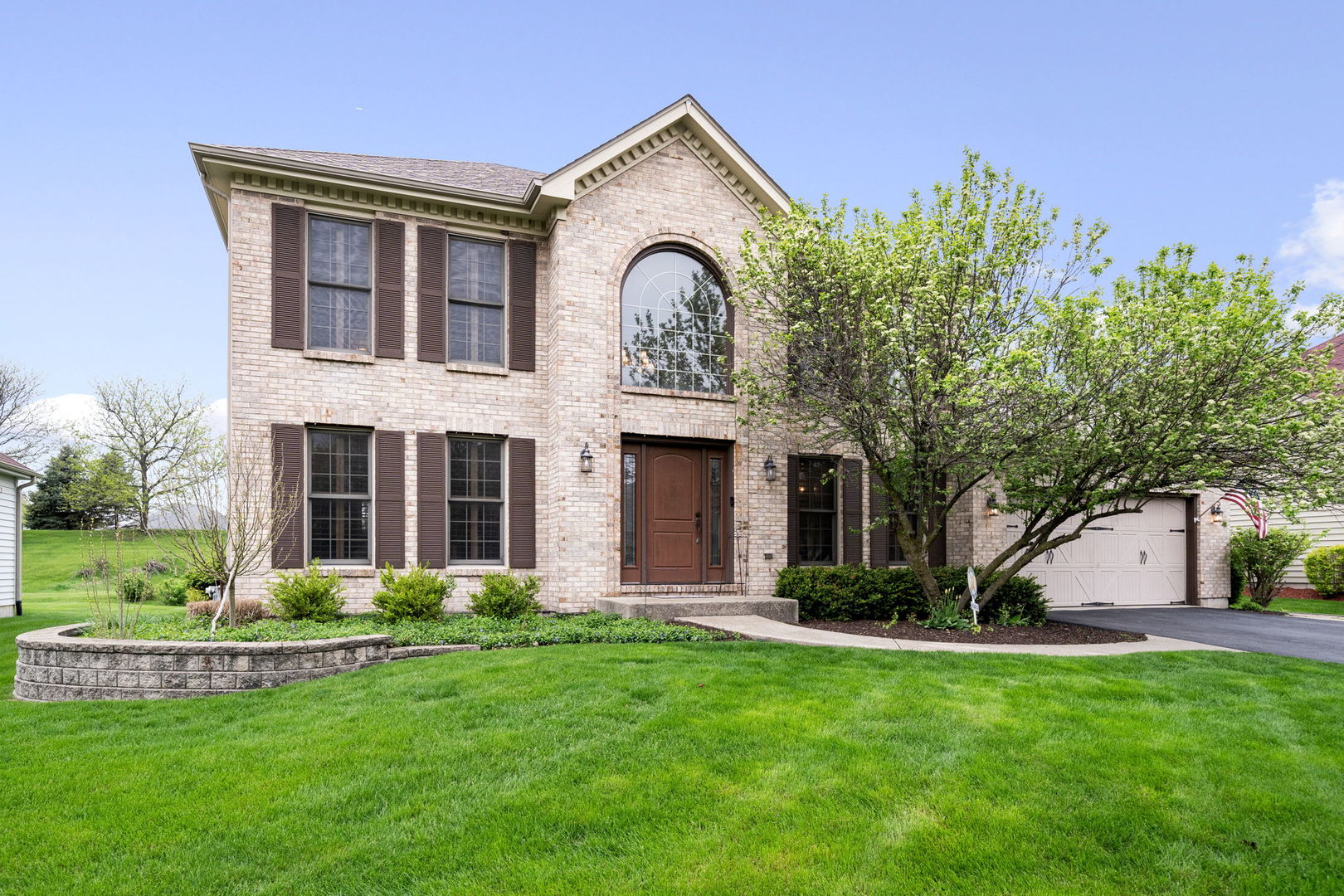 4123 Easy Circle Naperville, IL 60564 - Photo 7 of 45 a view of a house with backyard and garden