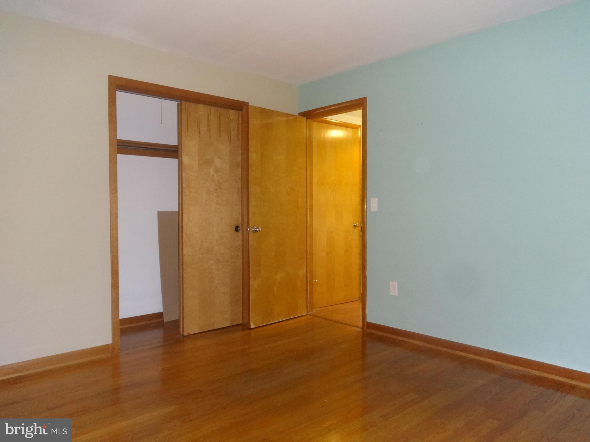 189 Filbert Street Hanover, PA 17331 - Photo 10 of 24 First Main Floor Bedroom