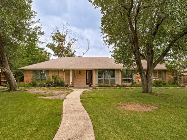 $4,500 | 5938 Willow Lane, Dallas, TX 75230