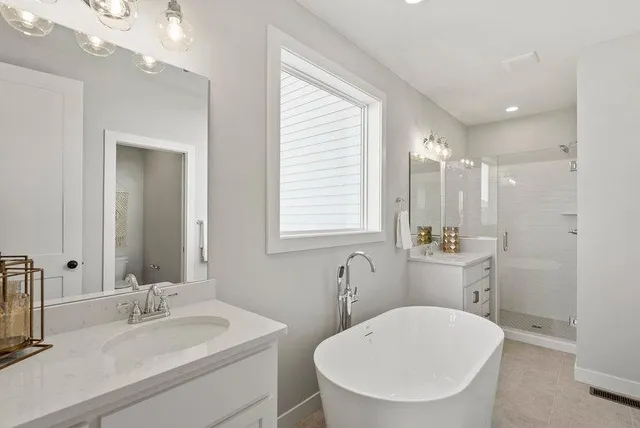 $804,810 | 5881 Freeland Court North, Hugo, MN 55038