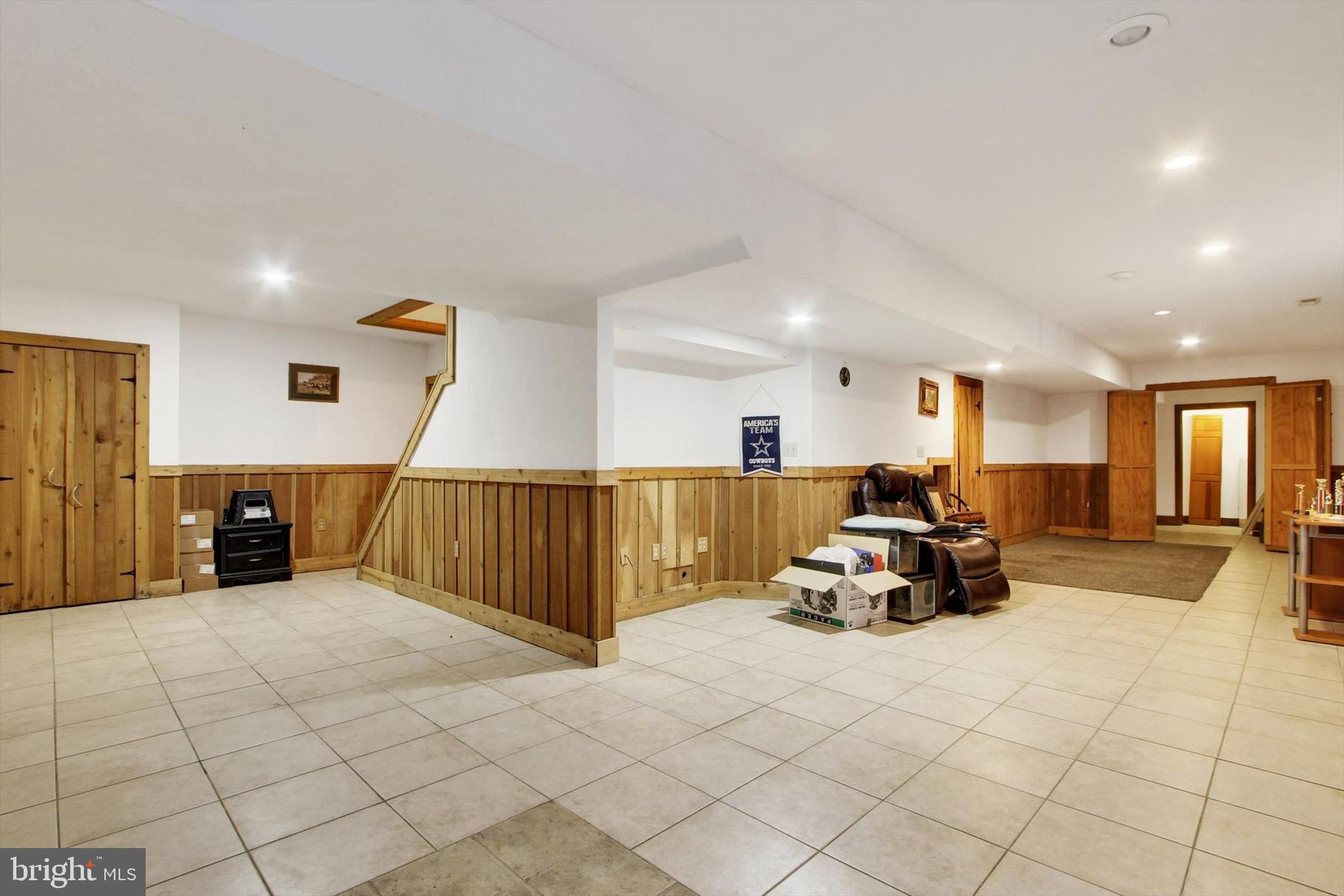 1122 Laurel Drive York, PA 17404 - Photo 32 of 38 a view of a livingroom with furniture and furniture