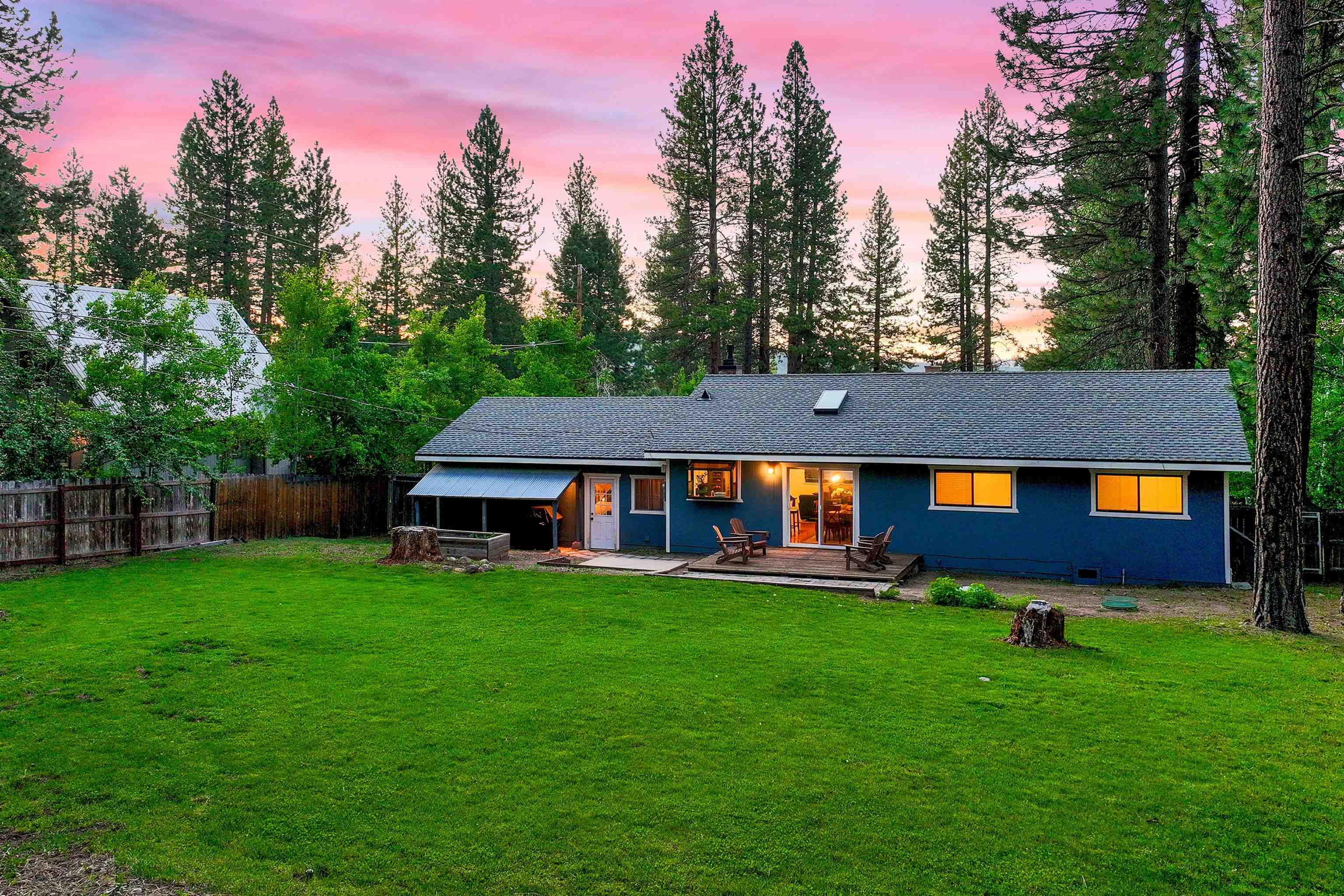 10895 Jeffery Pine Road Truckee, CA 96161 - Photo 7 of 28