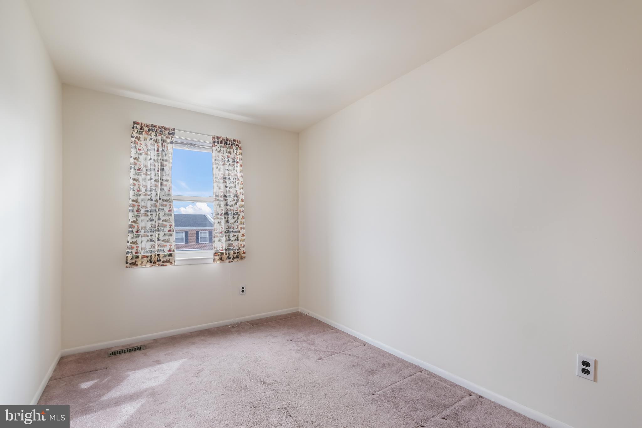 10706 Philcrest Road Philadelphia, PA 19154 - Photo 13 of 24 Gallery Image 13