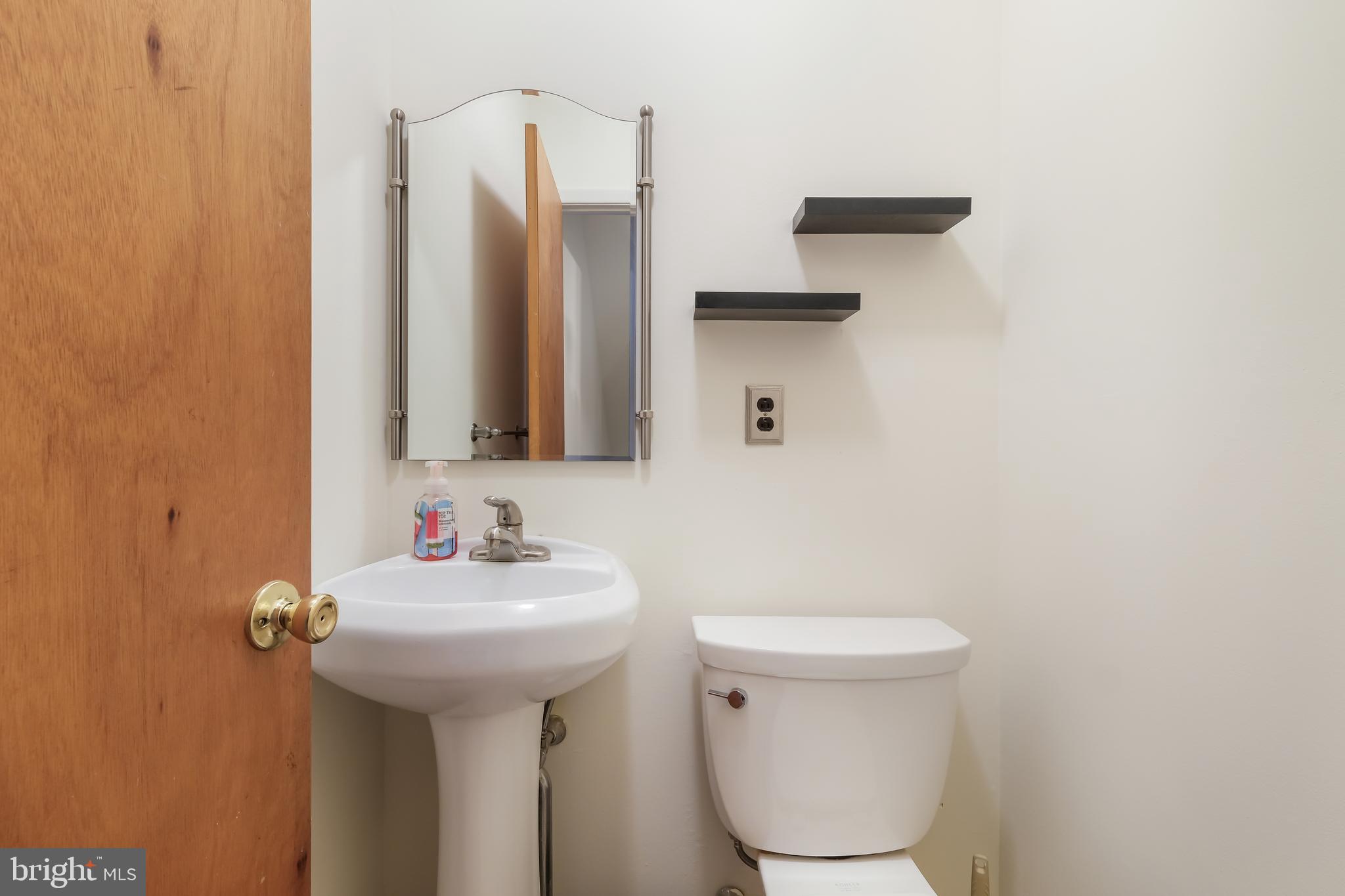 10706 Philcrest Road Philadelphia, PA 19154 - Photo 17 of 24 Gallery Image 17