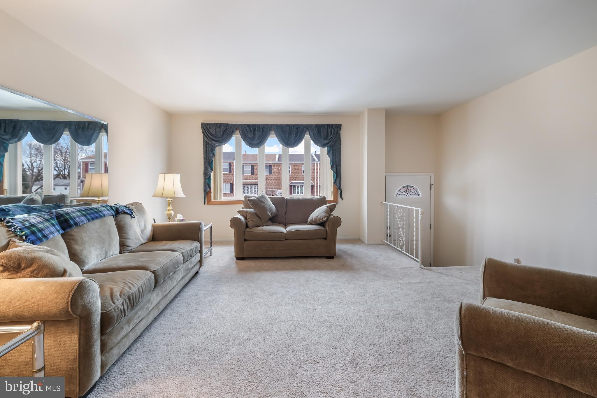 10706 Philcrest Road Philadelphia, PA 19154 - Photo 4 of 24 Gallery Image 4