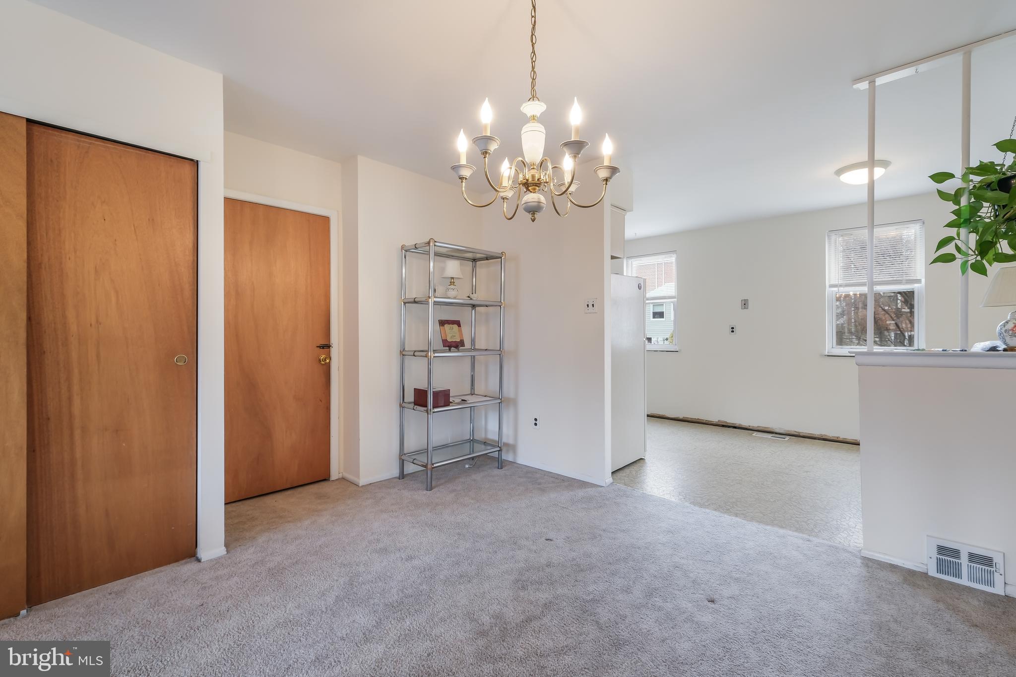 10706 Philcrest Road Philadelphia, PA 19154 - Photo 6 of 24 Gallery Image 6