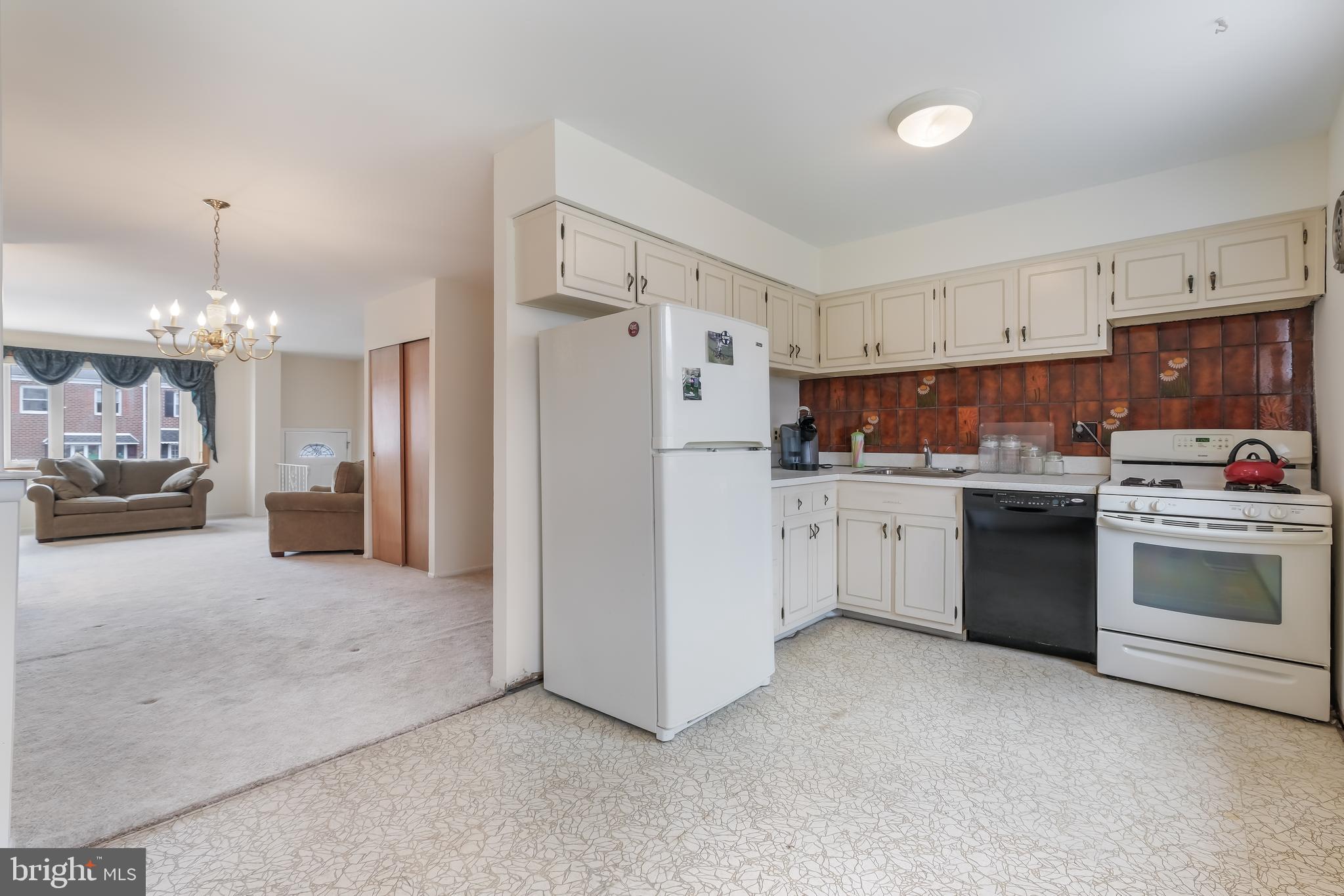 10706 Philcrest Road Philadelphia, PA 19154 - Photo 9 of 24 Gallery Image 9