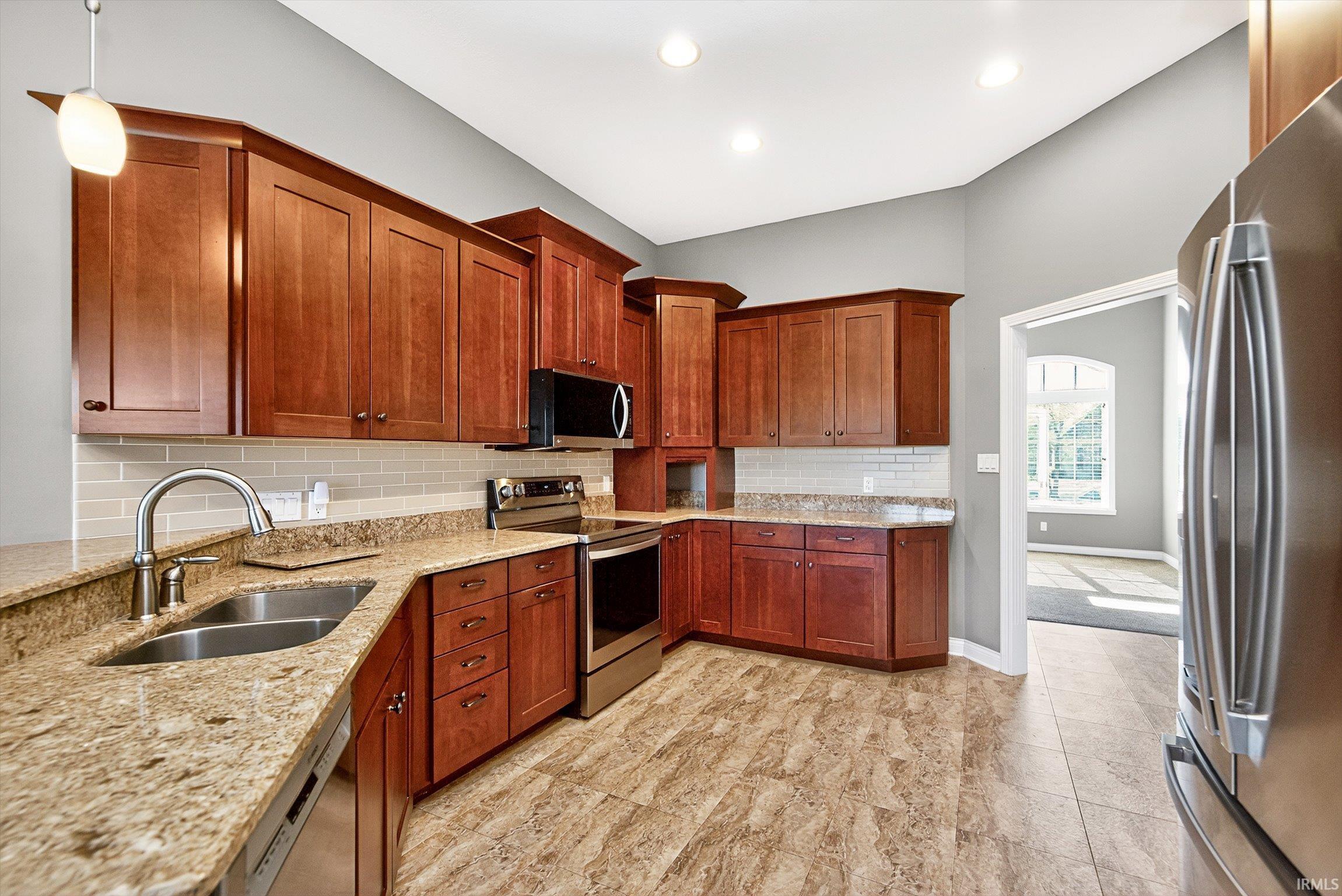 5504 West Sawgrass Way Muncie, IN 47304 - Photo 12 of 36