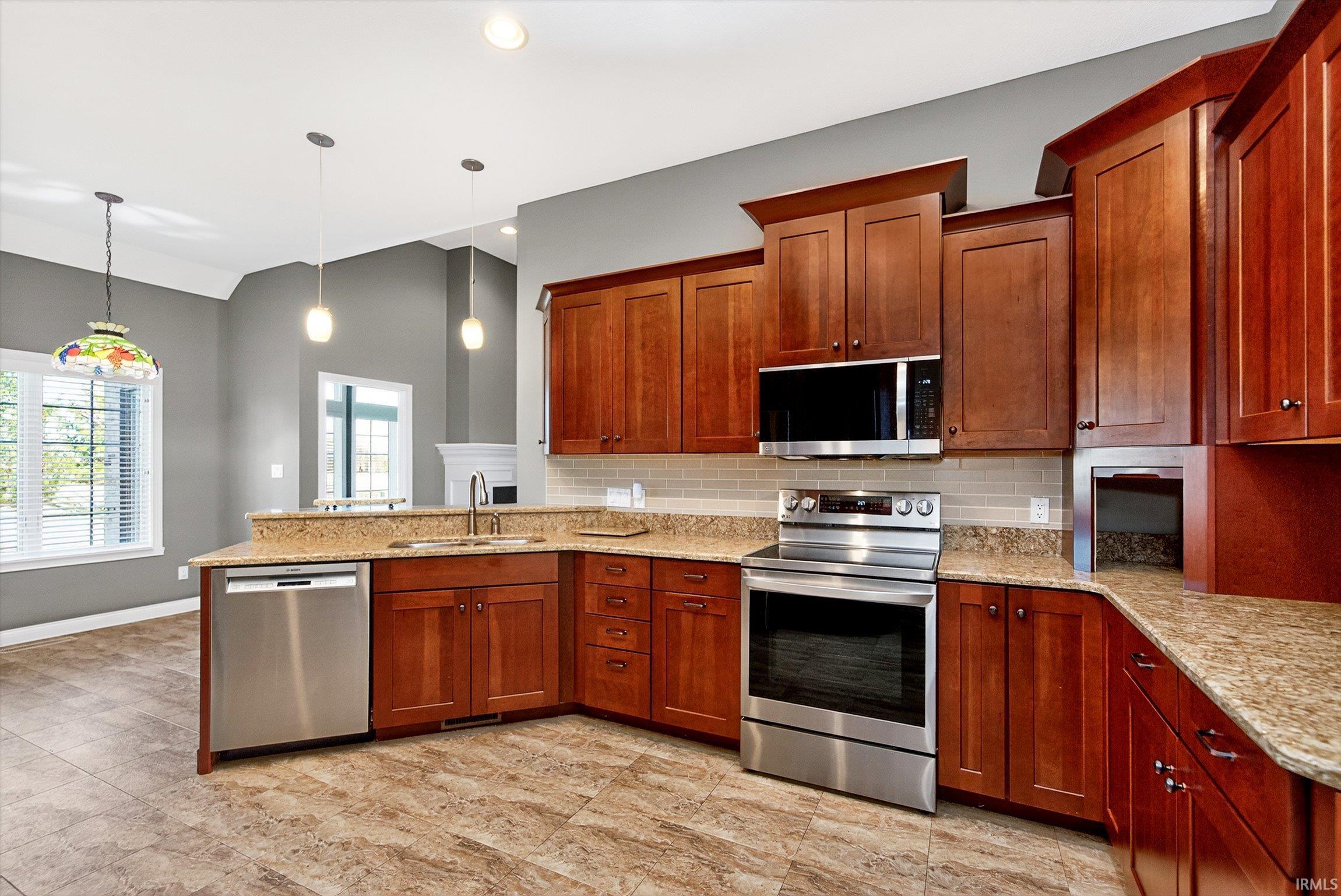 5504 West Sawgrass Way Muncie, IN 47304 - Photo 13 of 36