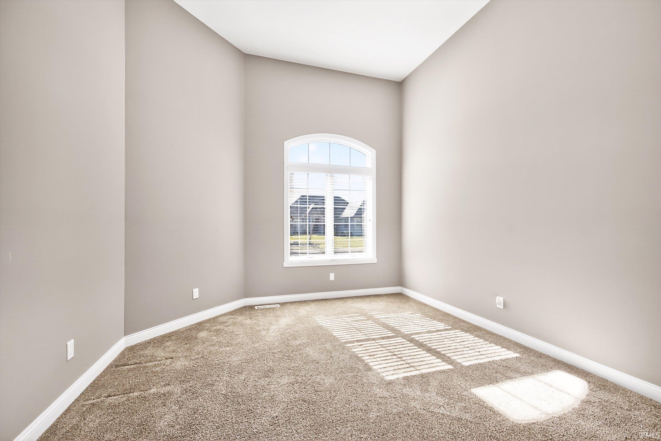 5504 West Sawgrass Way Muncie, IN 47304 - Photo 17 of 36