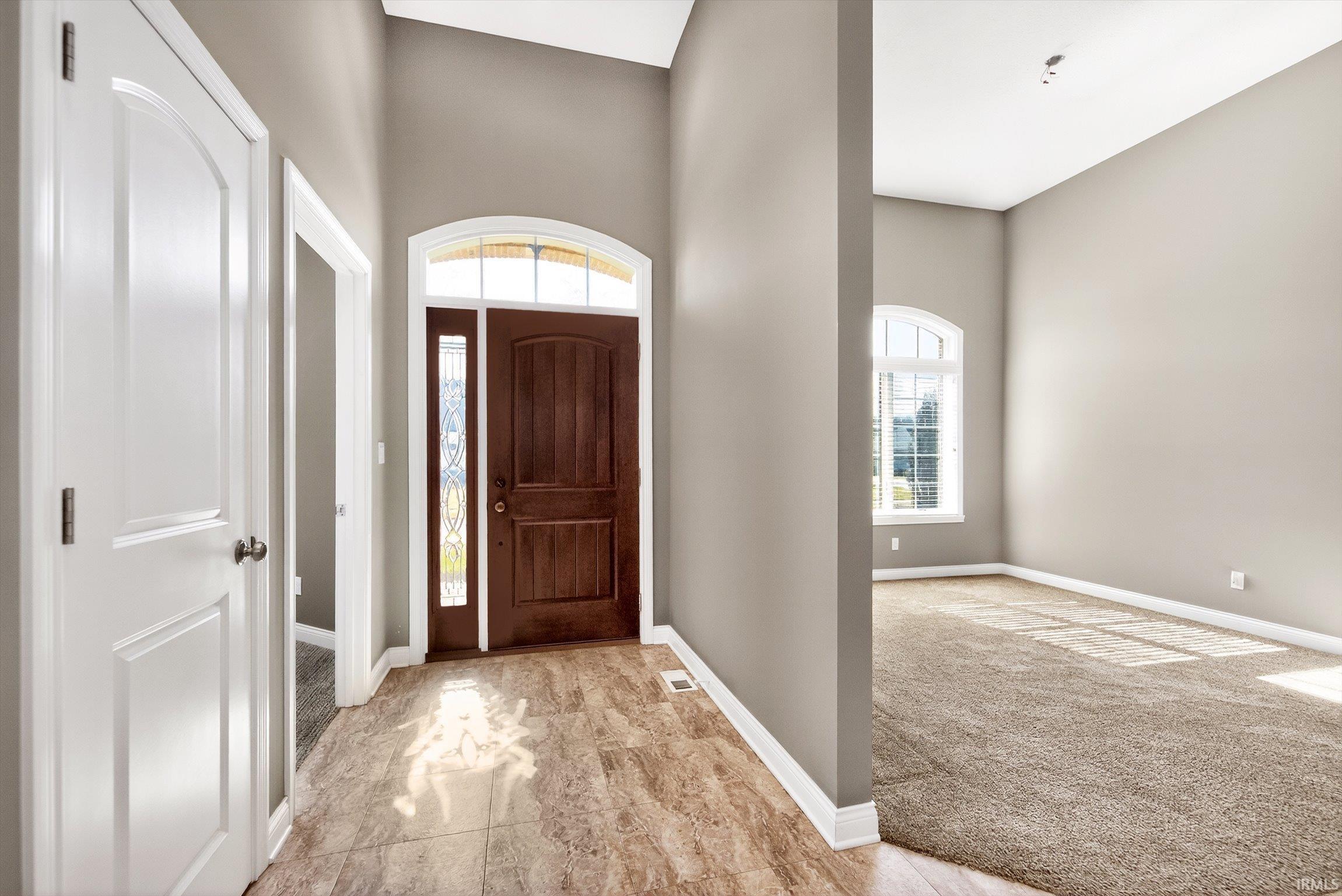 5504 West Sawgrass Way Muncie, IN 47304 - Photo 3 of 36