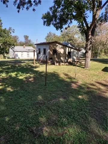 $114,900 | 608 North Harrison Street, West, TX 76691