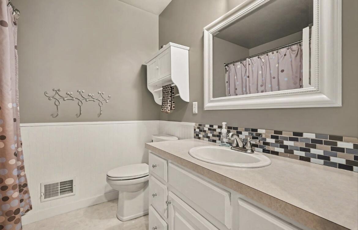 3035 Viewpoint Street Jenison, MI 49428 - Photo 22 of 35 IMG_2839