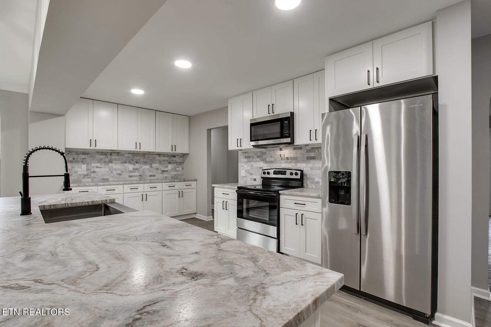 107 Carson Lane Oak Ridge, TN 37830 - Photo 12 of 55 10_CarsonLane_107_Kitchen03