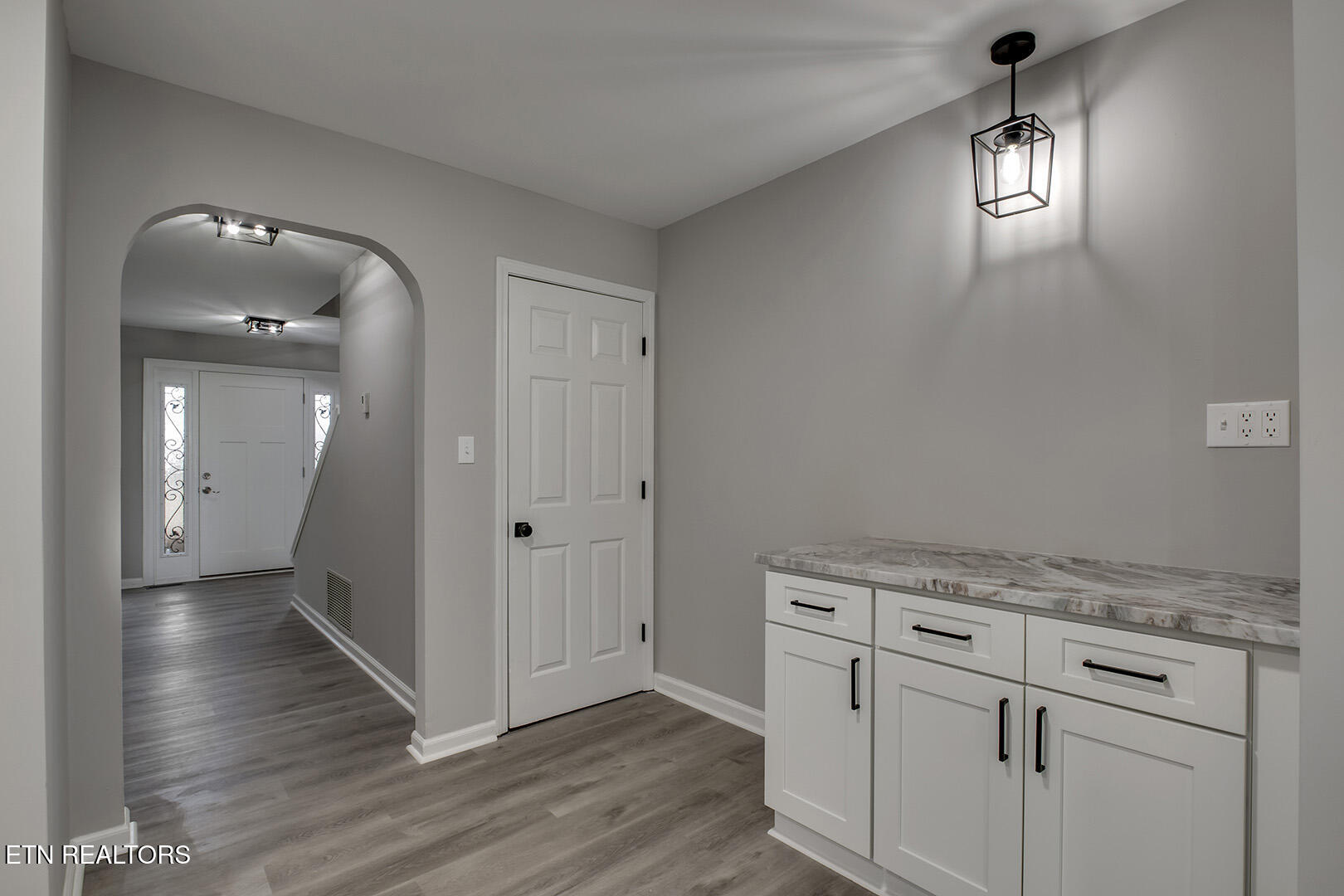 107 Carson Lane Oak Ridge, TN 37830 - Photo 14 of 55 12_CarsonLane_107_EntryHall-KitchenSideB