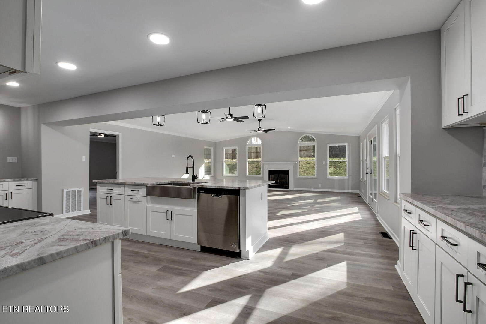 107 Carson Lane Oak Ridge, TN 37830 - Photo 15 of 55 13_CarsonLane_107_Kitchen05