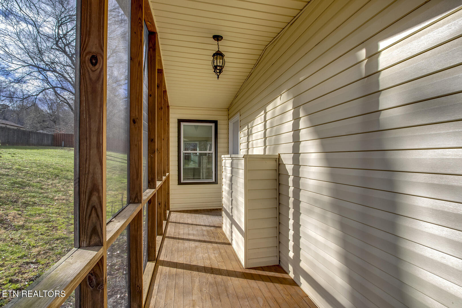 107 Carson Lane Oak Ridge, TN 37830 - Photo 20 of 55 18_CarsonLane_107_ScreenedPorch02