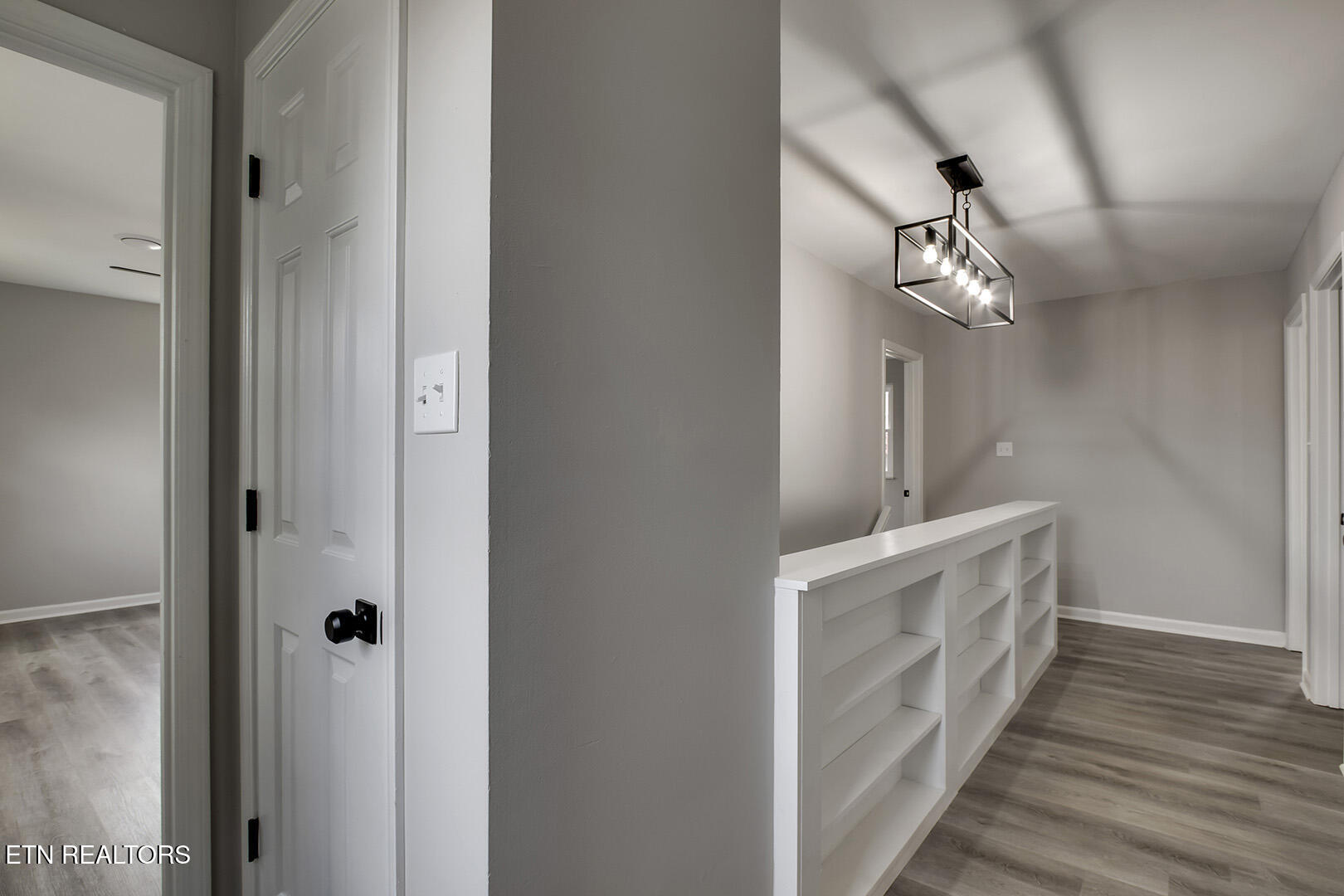 107 Carson Lane Oak Ridge, TN 37830 - Photo 47 of 55 47_CarsonLane_107_UpperLanding-Hall03