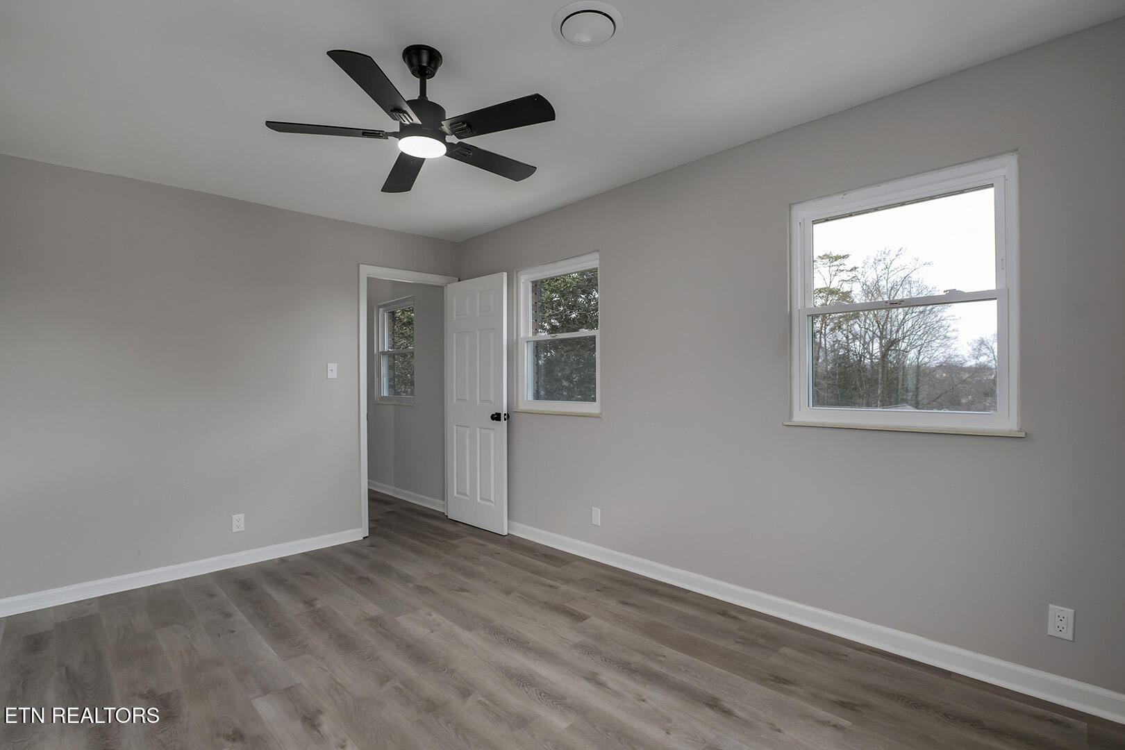 107 Carson Lane Oak Ridge, TN 37830 - Photo 49 of 55 49_CarsonLane_107_Bedroom5_02