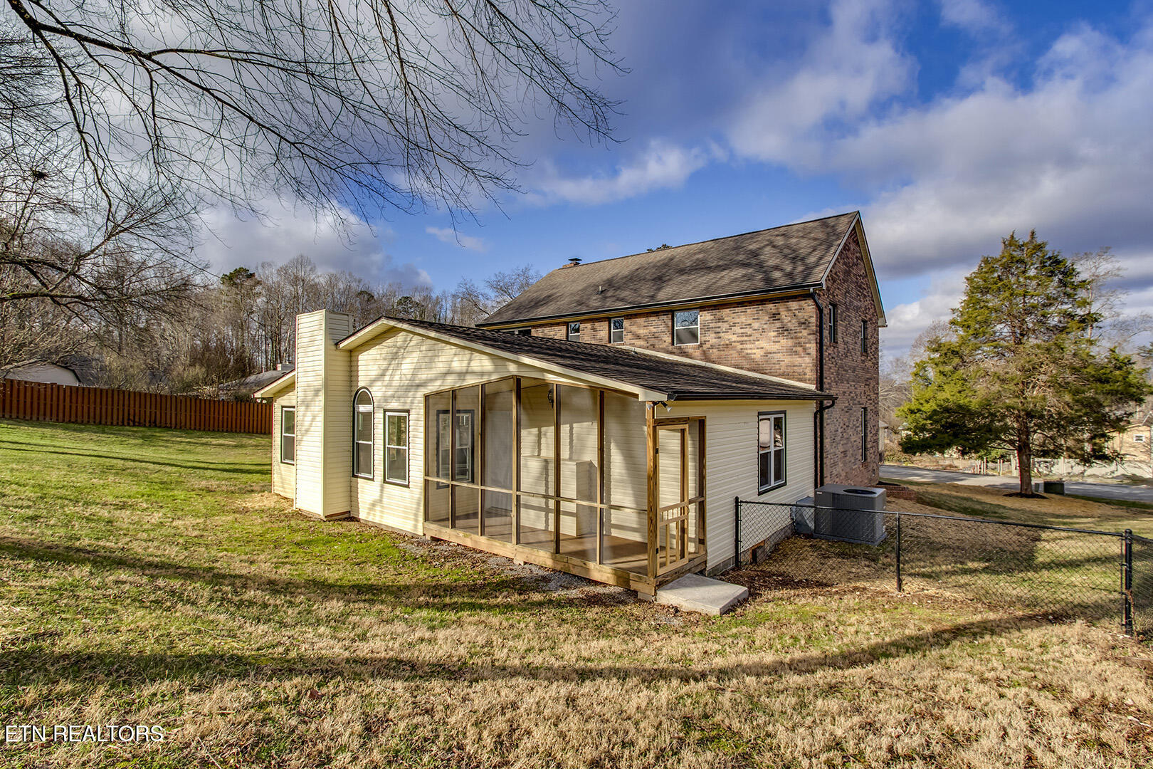 107 Carson Lane Oak Ridge, TN 37830 - Photo 53 of 55 53_CarsonLane_107_BackLeft