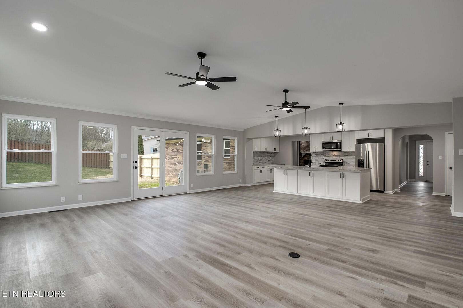 107 Carson Lane Oak Ridge, TN 37830 - Photo 7 of 55 07_CarsonLane_107_Living02