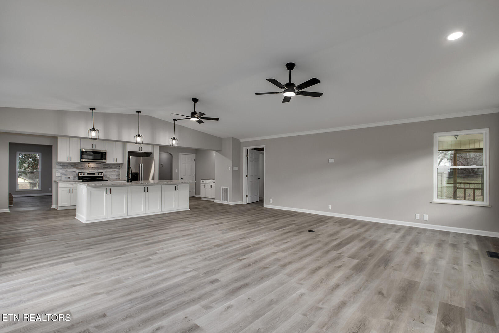 107 Carson Lane Oak Ridge, TN 37830 - Photo 8 of 55 08_CarsonLane_107_Living03